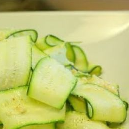 Receta de Ensalada de Listones de Zuchini y Almendras