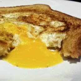 Receta de Huevos en Nido de Pan